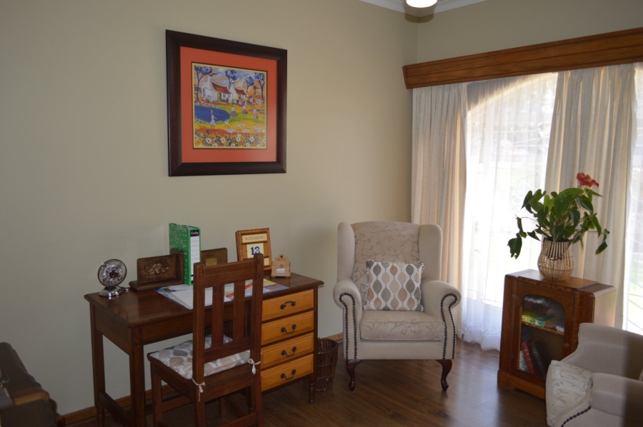 6 Bedroom Property for Sale in Flamwood North West